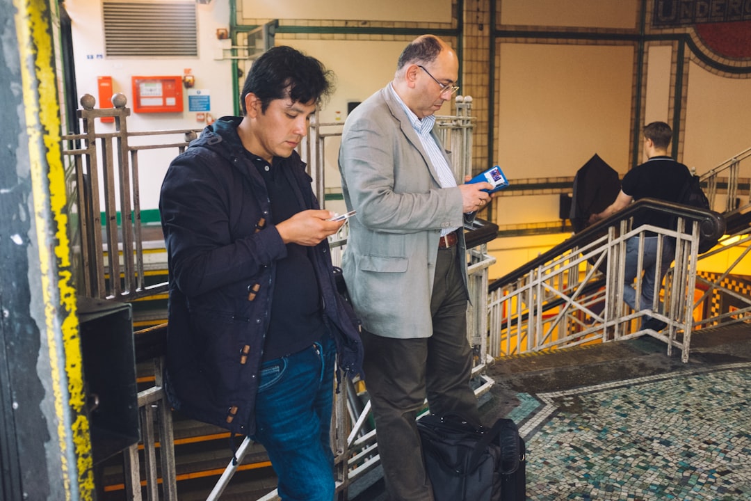 Traveling to Discover Global: Stay Smart Connected